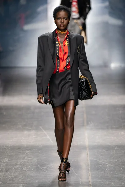 Look 14